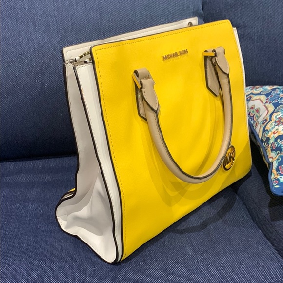 Michael Kors Yellow Tote Bag - Picture 4 of 12